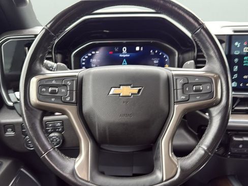 Used 2022 Chevrolet Silverado 1500 High Country w/ Technology Package image 15