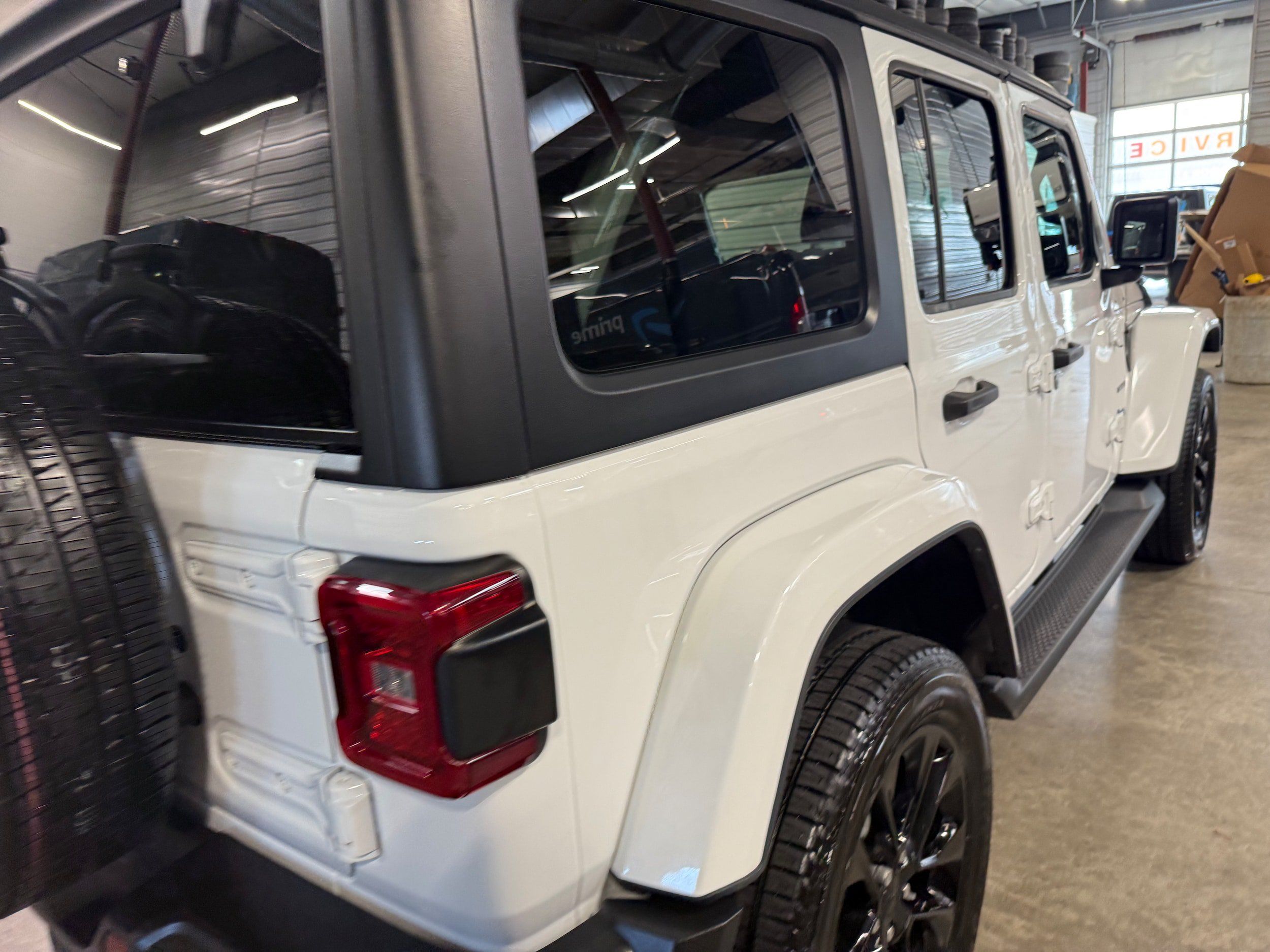 Used 2022 Jeep Wrangler Unlimited Sahara w/ Cold Weather Group AWD/4WD image 21