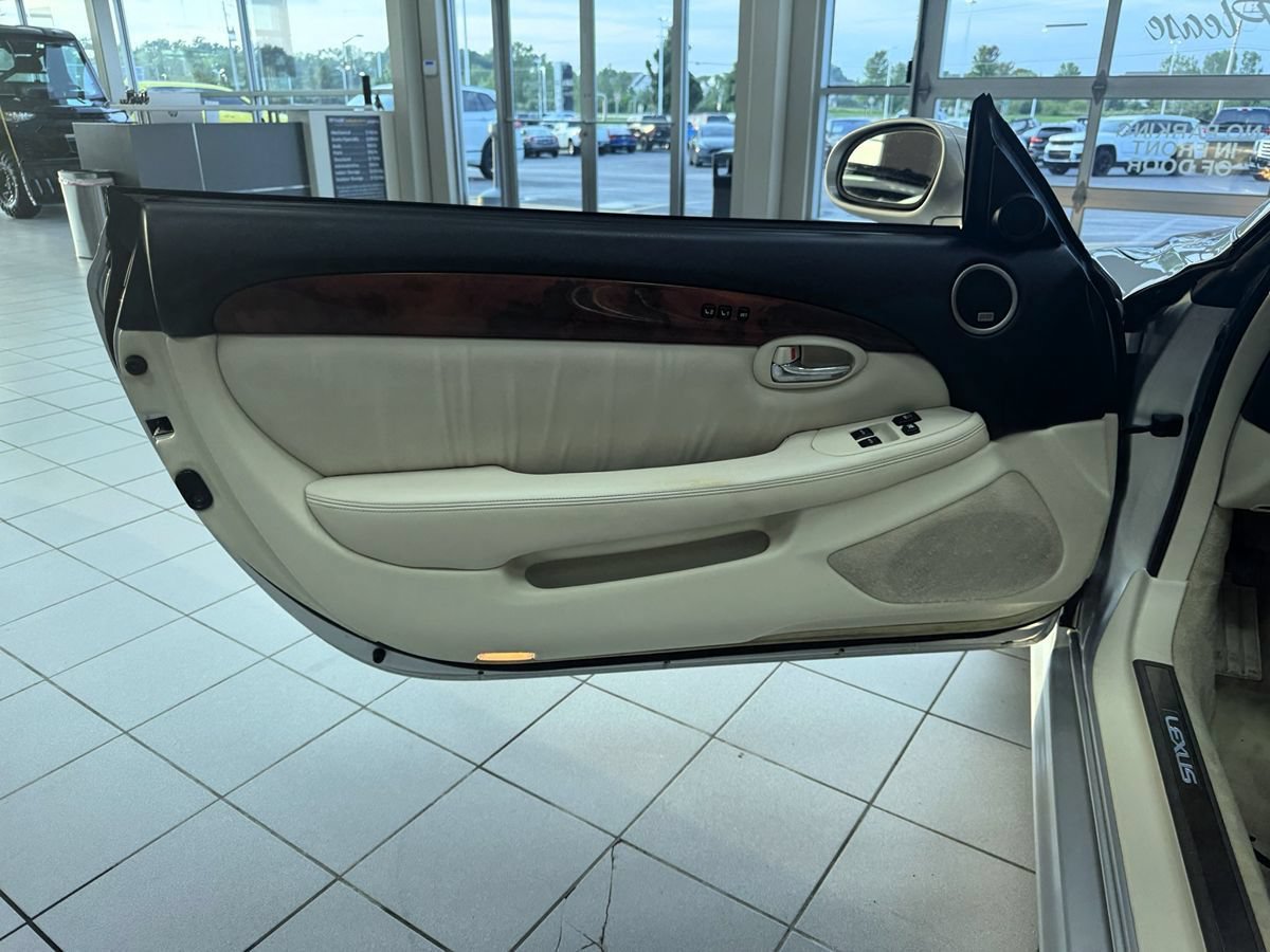 Used 2007 Lexus SC 430 Convertible w/ Preferred Accessory Pkg RWD image 13