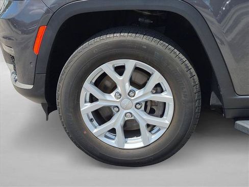 Used 2023 Jeep Grand Cherokee L Limited w/ Luxury Tech Group II AWD/4WD image 22