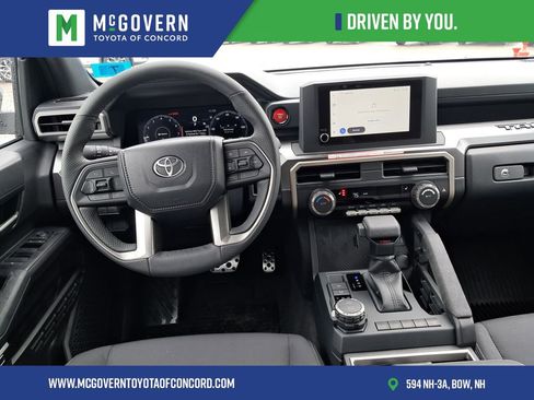 Used 2025 Toyota Tacoma TRD Sport AWD/4WD image 17