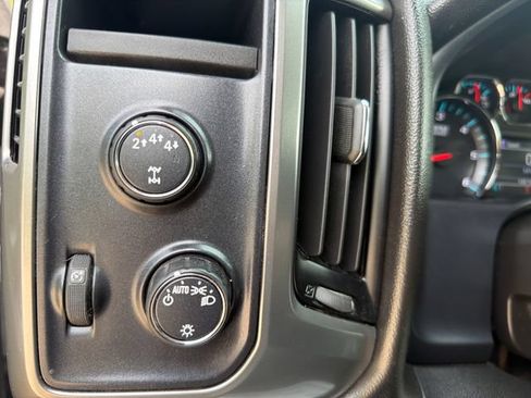 Used 2018 Chevrolet Silverado 2500 LT AWD/4WD image 18