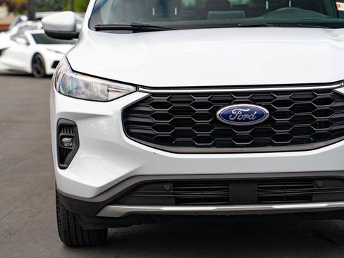 Used 2025 Ford Escape ST-Line Select AWD/4WD image 5