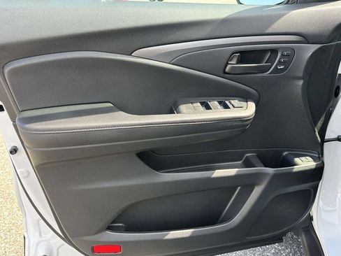 Used 2023 Honda Passport EX-L image 14