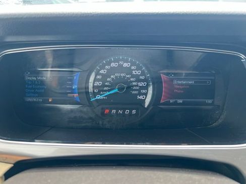 Used 2018 Ford Taurus SEL w/ Equipment Group 201A AWD/4WD image 2