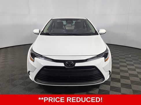 Used 2026 Toyota Corolla LE FWD image 2