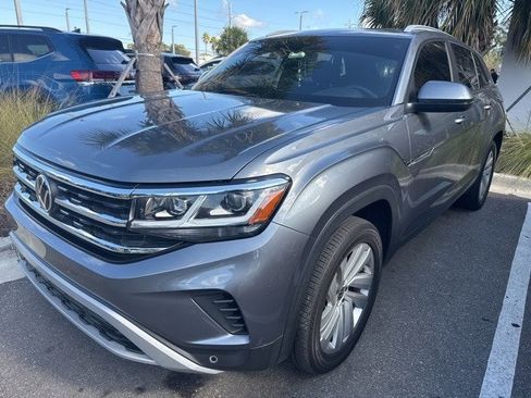 Used 2022 Volkswagen Atlas Cross Sport SE w/ Panoramic Sunroof Package image 3