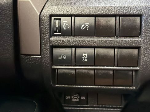 Used 2024 Toyota Tacoma SR5 w/ SR5 Upgrade Package AWD/4WD image 28