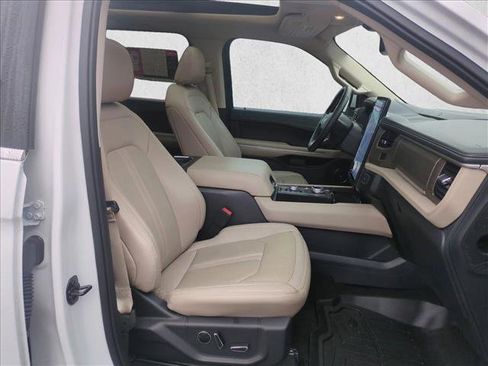 Used 2023 Ford Expedition Limited image 24