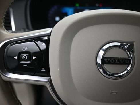 Used 2023 Volvo XC90 B6 Plus w/ Protection Package Premier AWD/4WD image 15