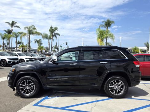 Used 2018 Jeep Grand Cherokee Limited w/ Luxury Group II AWD/4WD image 2