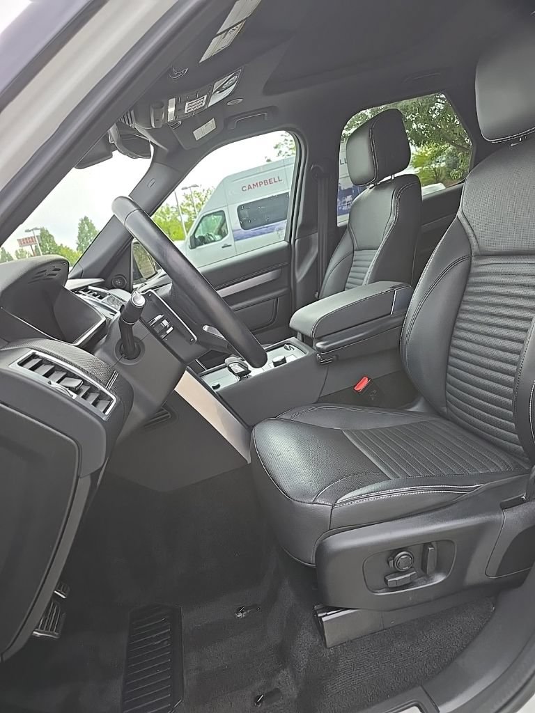 Used 2023 Land Rover Discovery S R-Dynamic AWD/4WD image 15