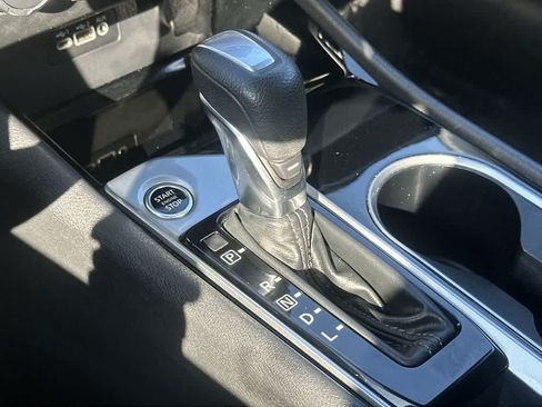 Used 2024 Nissan Altima 2.5 SV FWD image 21