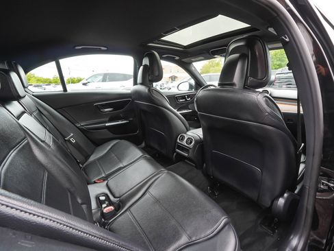 Used 2025 Mercedes-Benz C 300 4MATIC Sedan image 38