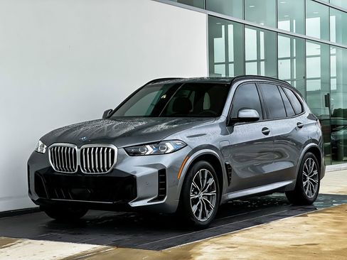 New 2026 BMW X5 xDrive50e w/ M Sport Package image 9