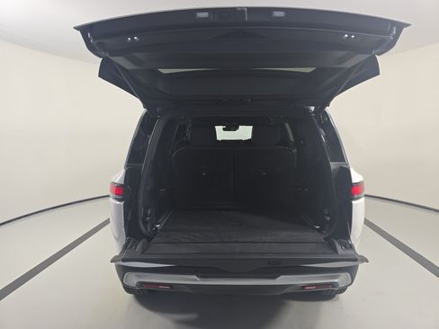 Used 2024 Rivian R1S Adventure AWD/4WD image 15