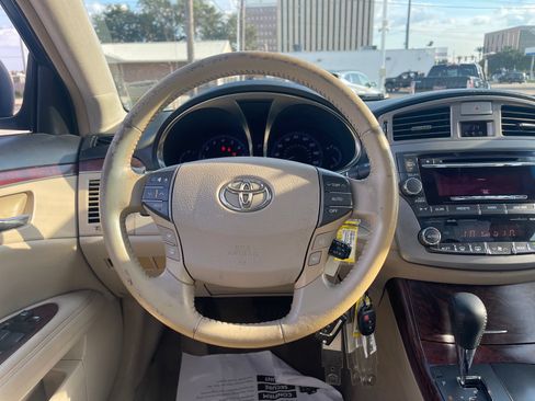 Used 2011 Toyota Avalon FWD image 22
