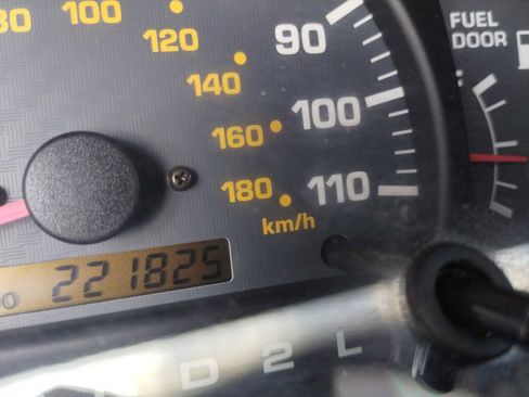 Used 2000 Toyota 4Runner Limited image 24