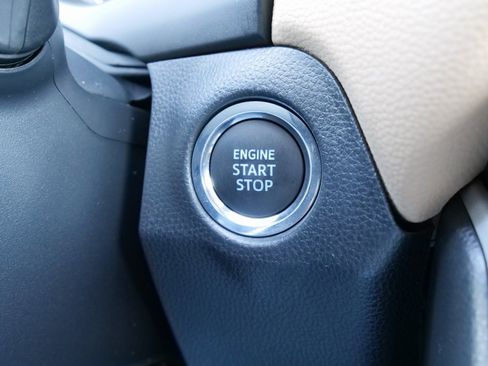 Used 2022 Toyota RAV4 XLE Premium image 26