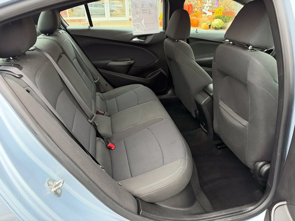 Used 2017 Chevrolet Cruze LT w/ Convenience Package FWD image 37