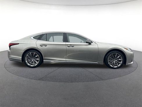 Used 2022 Lexus LS 500 AWD image 6