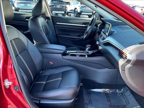 Used 2023 Nissan Altima 2.5 SR image 9