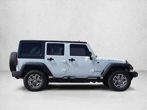 Used 2017 Jeep Wrangler Unlimited Rubicon w/ Connectivity Group AWD/4WD image 4