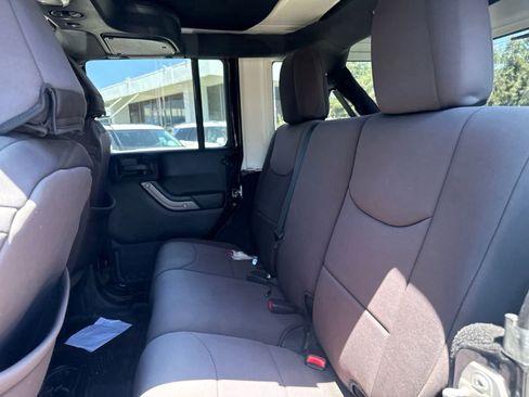 Used 2015 Jeep Wrangler Unlimited Sport w/ Quick Order Package 24S AWD/4WD image 16