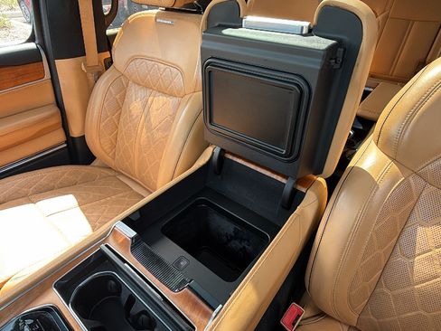Used 2022 Jeep Grand Wagoneer Series III w/ Rear Seat Video Group 1 AWD/4WD image 30