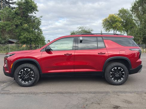 Used 2024 Chevrolet Traverse Z71 w/ Enhanced Driving Package AWD/4WD image 20