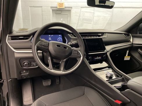 New 2026 Jeep Grand Cherokee L Laredo RWD image 9