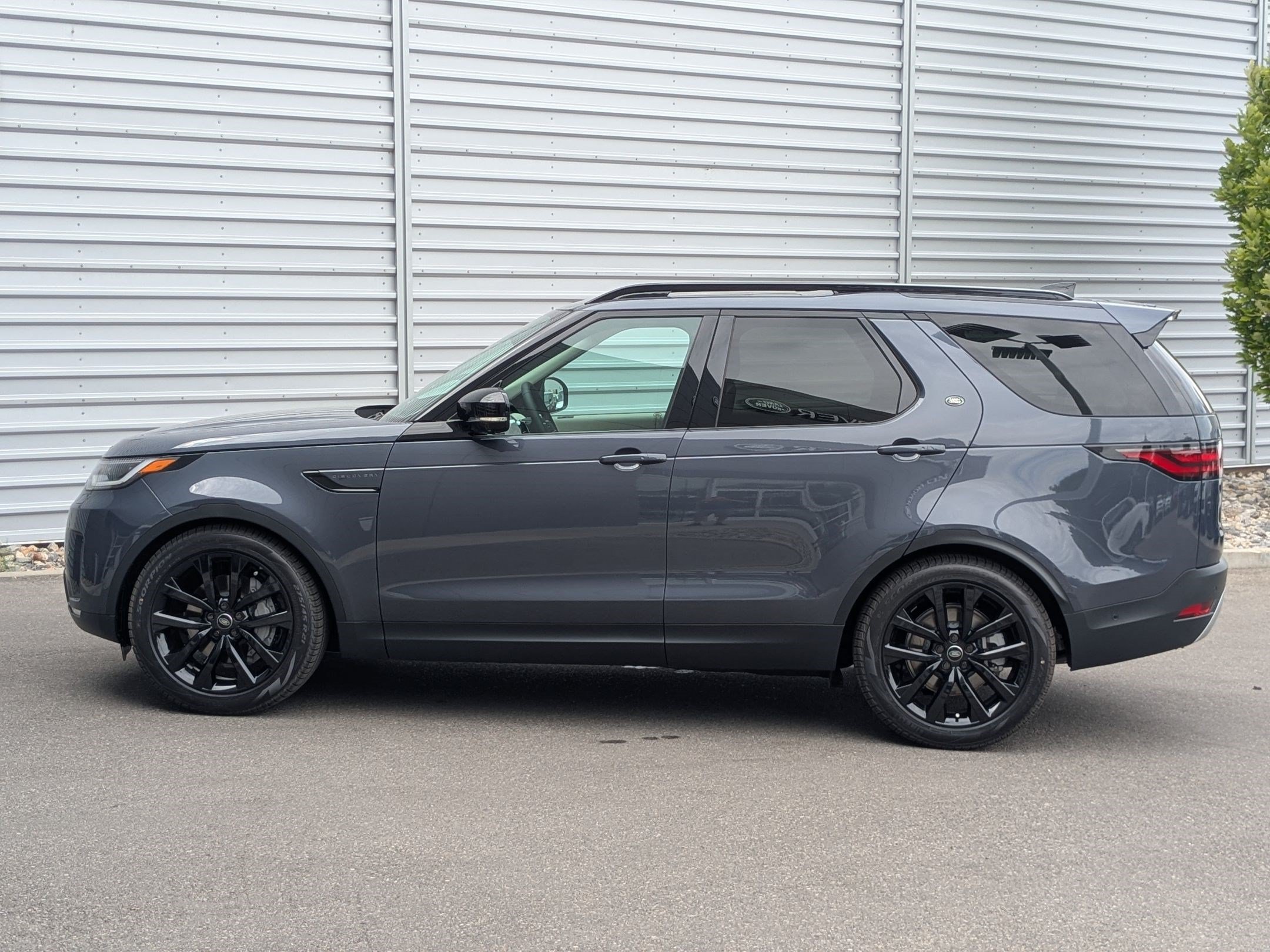 New 2026 Land Rover Discovery S AWD/4WD image 8