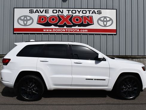 Used 2020 Jeep Grand Cherokee Altitude image 8