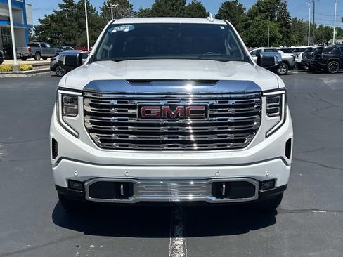 Used 2025 GMC Sierra 1500 Denali w/ Denali Reserve Package AWD/4WD image 3