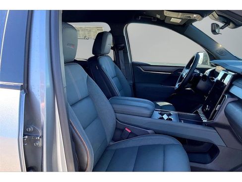 New 2026 GMC Acadia AT4 image 11