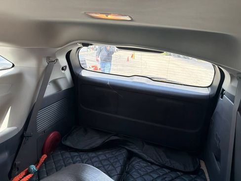 Used 2023 Toyota Sienna XLE FWD image 8
