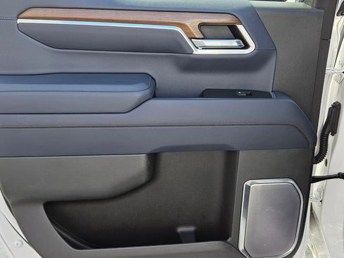 Used 2022 Chevrolet Silverado 1500 High Country w/ High Country Premium Package image 22