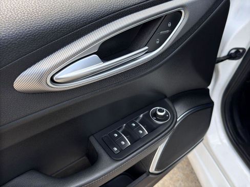 Used 2023 Alfa Romeo Giulia Veloce image 13