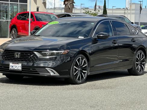Used 2024 Honda Accord Touring image 8