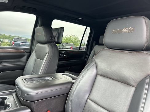 Used 2021 Chevrolet Suburban High Country AWD/4WD image 22