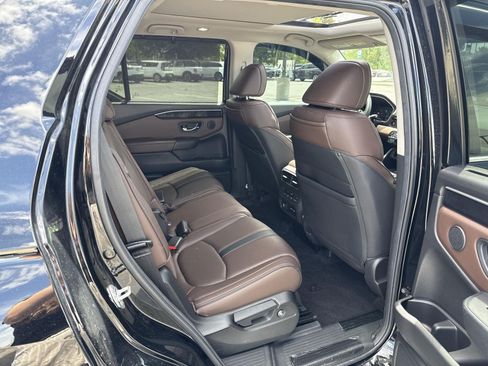 Certified 2025 Honda Pilot Elite image 30