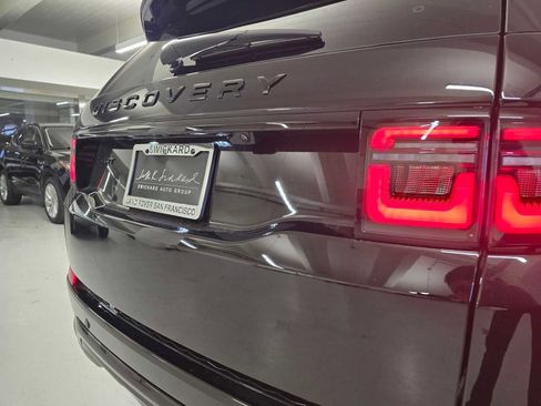 New 2025 Land Rover Discovery Sport Dynamic SE image 15