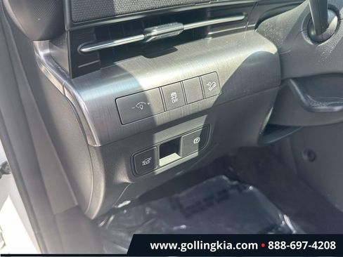 Used 2025 Hyundai Kona Limited AWD/4WD image 21