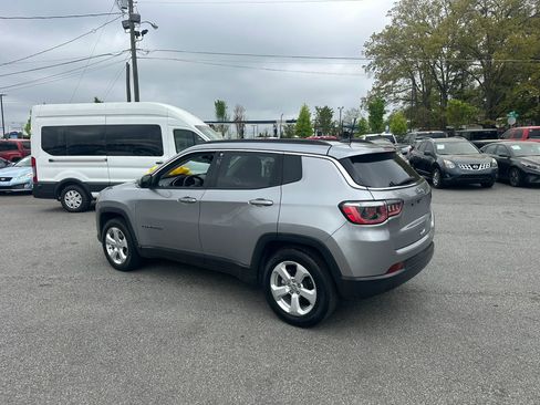 Used 2017 Jeep Compass Latitude w/ Popular Equipment Group image 5