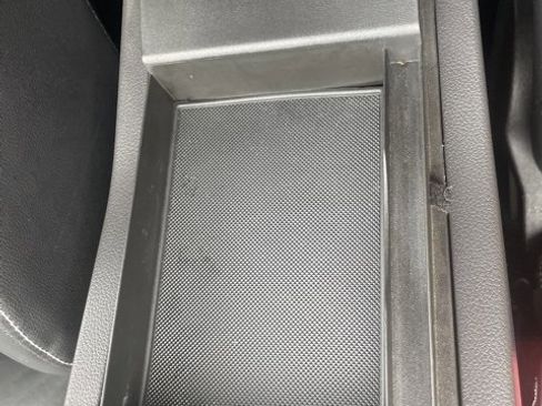 Used 2018 Ford Escape Titanium w/ Ford Safe & Smart Package image 39