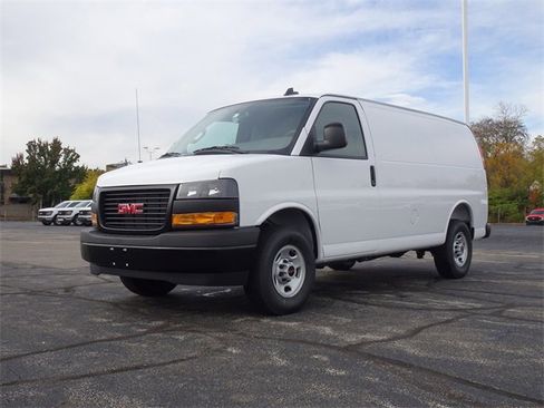 New 2025 GMC Savana 2500 w/ Driver Convenience Package image 27