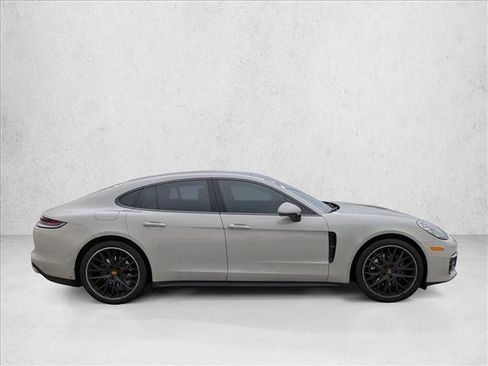 Used 2023 Porsche Panamera 4 Platinum Edition image 4