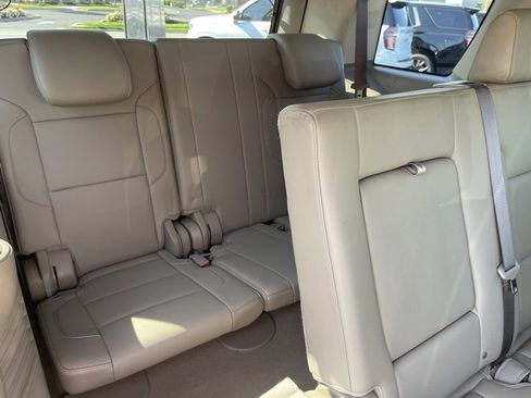 Used 2019 Chevrolet Tahoe LT w/ Luxury Package image 18