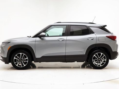 Used 2025 Chevrolet TrailBlazer LT w/ LT Cold Weather Package image 6