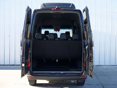 Used 2024 Mercedes-Benz Sprinter 2500 image 10